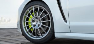 3 produktové řady pneumatik MICHELIN jsou celosvětově certifikovány pro novou generaci vozu Porsche Panamera