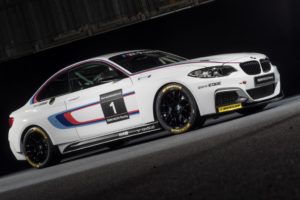 BMW M235i bude pro závodní sezónu 2014 vybaveno pneumatikami Dunlop