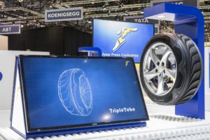 Goodyear odhaluje na autosalonu v Ženevě první světovou pneumatiku vytvářející elektřinu