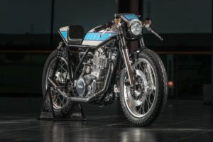 Dunlop sa podieľa na exkluzívnom, ručne postavenom motocykle Krugger „Yardbuilt“ SR400