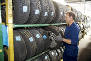Životnosť pneumatík sa neriadi dátumom výroby, ale správnym skladovaním a údržbou