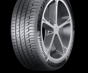 Letná pneumatika PremiumContact 6 presvedčivá pri testovaní pneumatík