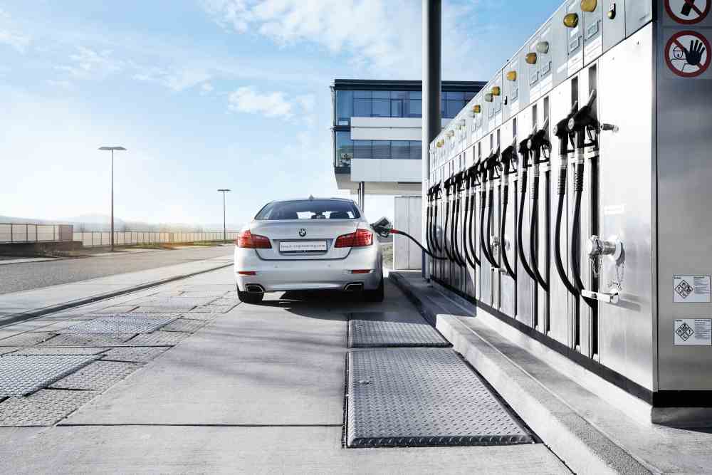 Uhlíkovo neutrálne automobily: syntetické palivá premieňajú CO2 na surovinu