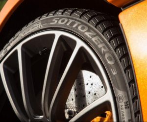 Pirelli a McLaren spolupracujú na zimných pneumatikách