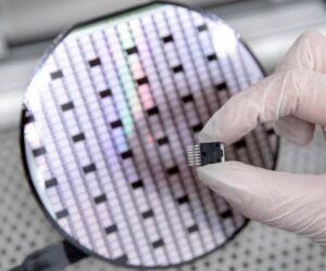 Bosch spúšťa sériovú výrobu čipov z karbidu kremíka