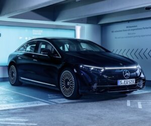 Parkovací systém bez vodiča od spoločností Bosch a Mercedes-Benz získal povolenie na komerčné využitie