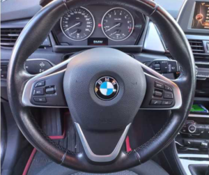 BMW radu 2 – poruchy rôznych systémov súvisiacich s volantom