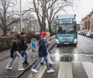 Volvo Trucks zavádí automatické omezení rychlosti pro zvýšení bezpečnosti – Safety Zones