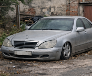 Technický zázrak nebo noční můra řidičů? Kvůli tomuto zavěšení mnoho mercedesů „zapadlo“ do země