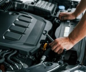 Ničí hybridní systémy motory? Největší hrozby pro spalovací jednotky podporované elektromotory